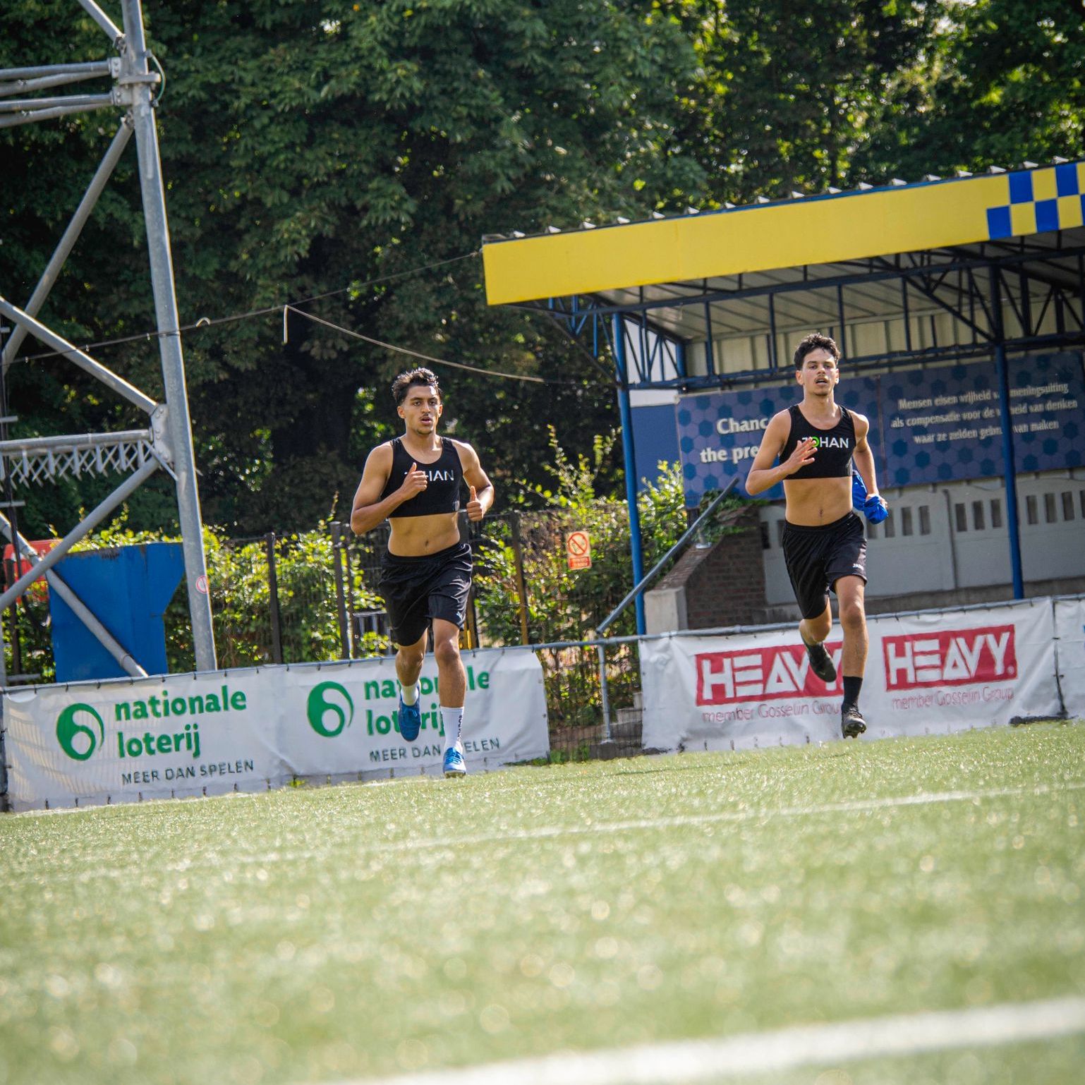 2 individual players running